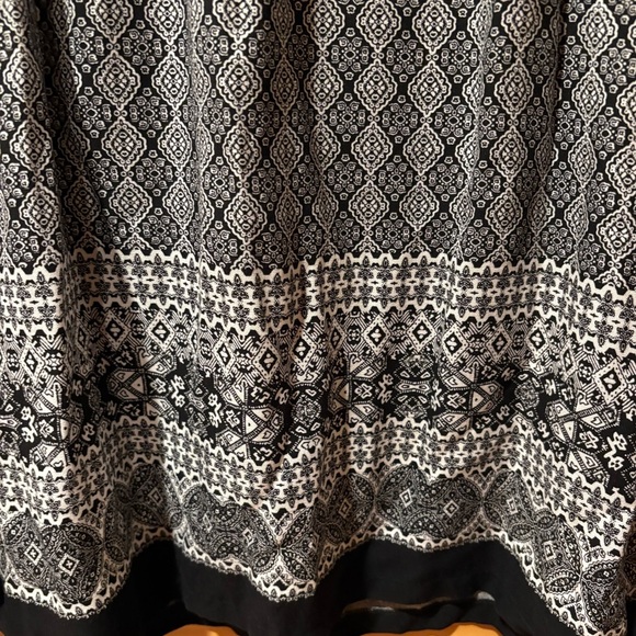 Christopher & Banks Black and White geometric pattern Midi Skirt (Boho look) - Picture 3 of 10